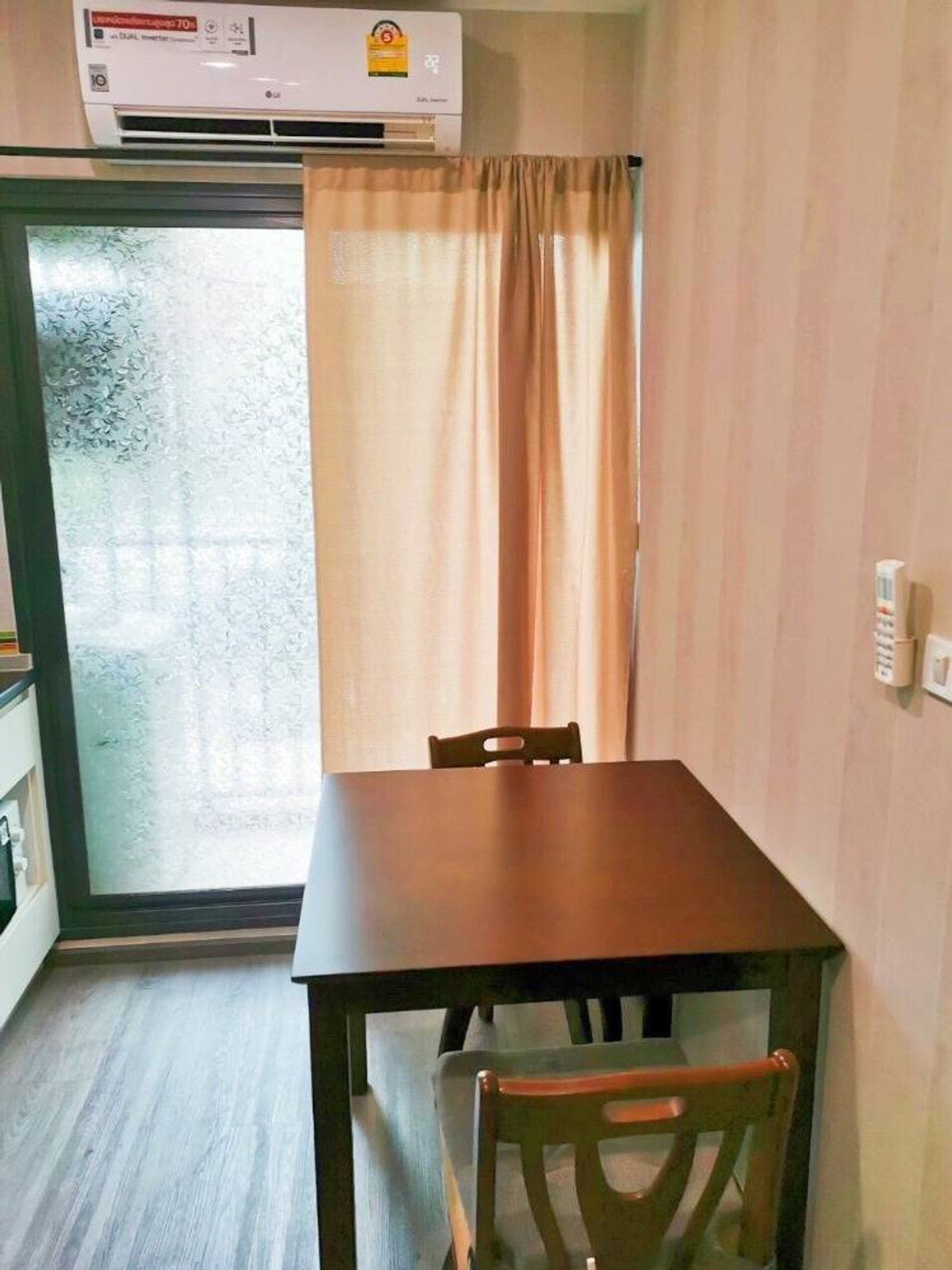 For RentCondoPattanakan, Srinakarin : Condo for rent, Rich park@triple station, ready to move in, hurry to reserve.