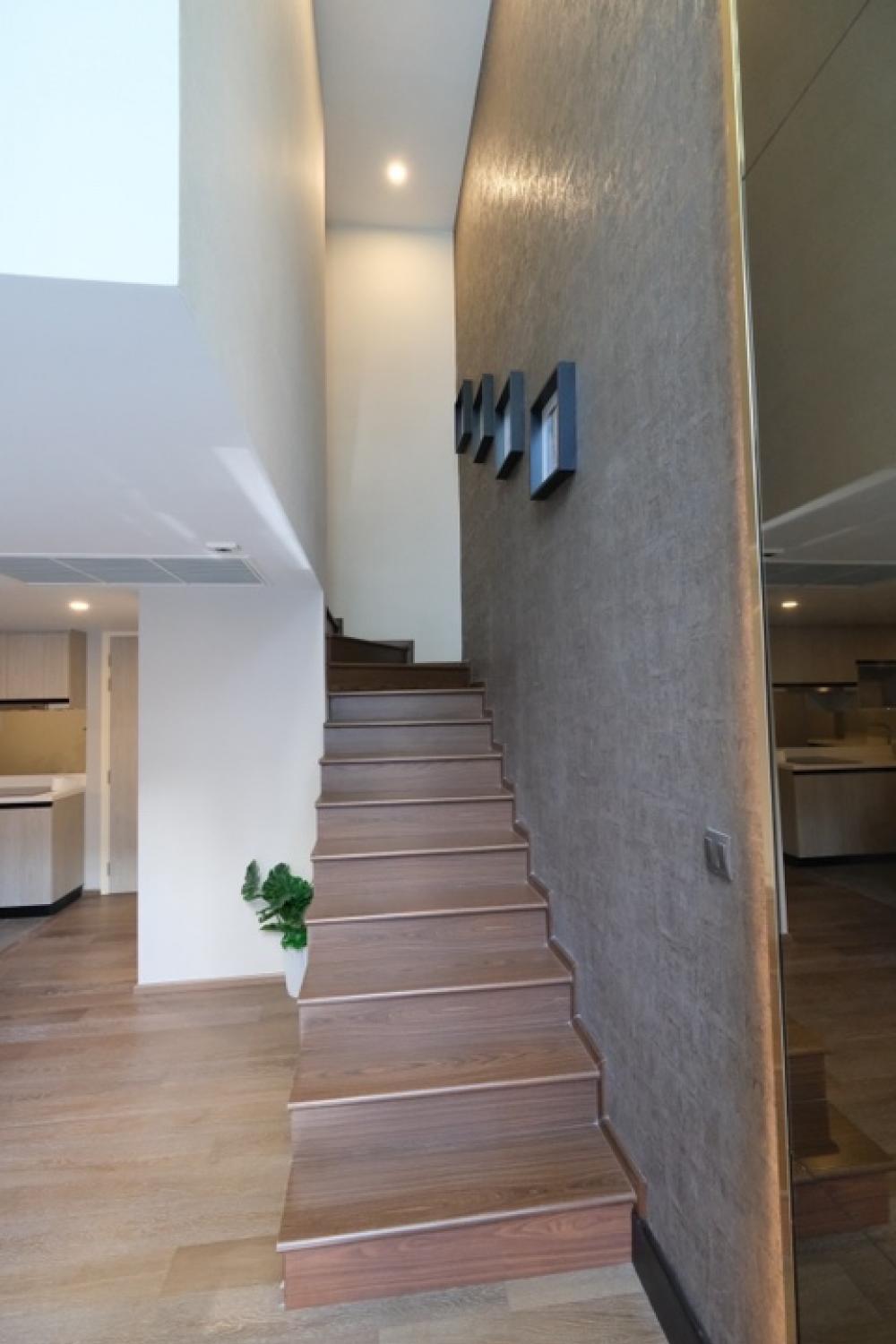 For RentCondoWitthayu, Chidlom, Langsuan, Ploenchit : 📢👇Rare item! Duplex of 2 beds near Central Chidlom , Central Embassy, Central World, fully furnished, ready to move in