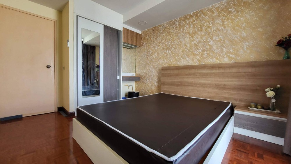 For SaleCondoChaengwatana, Muangthong : Condo for sale: Victoria Lakeview Muang Thong, size 54 sq m., 16th floor, complete electrical appliances, price 1.59M