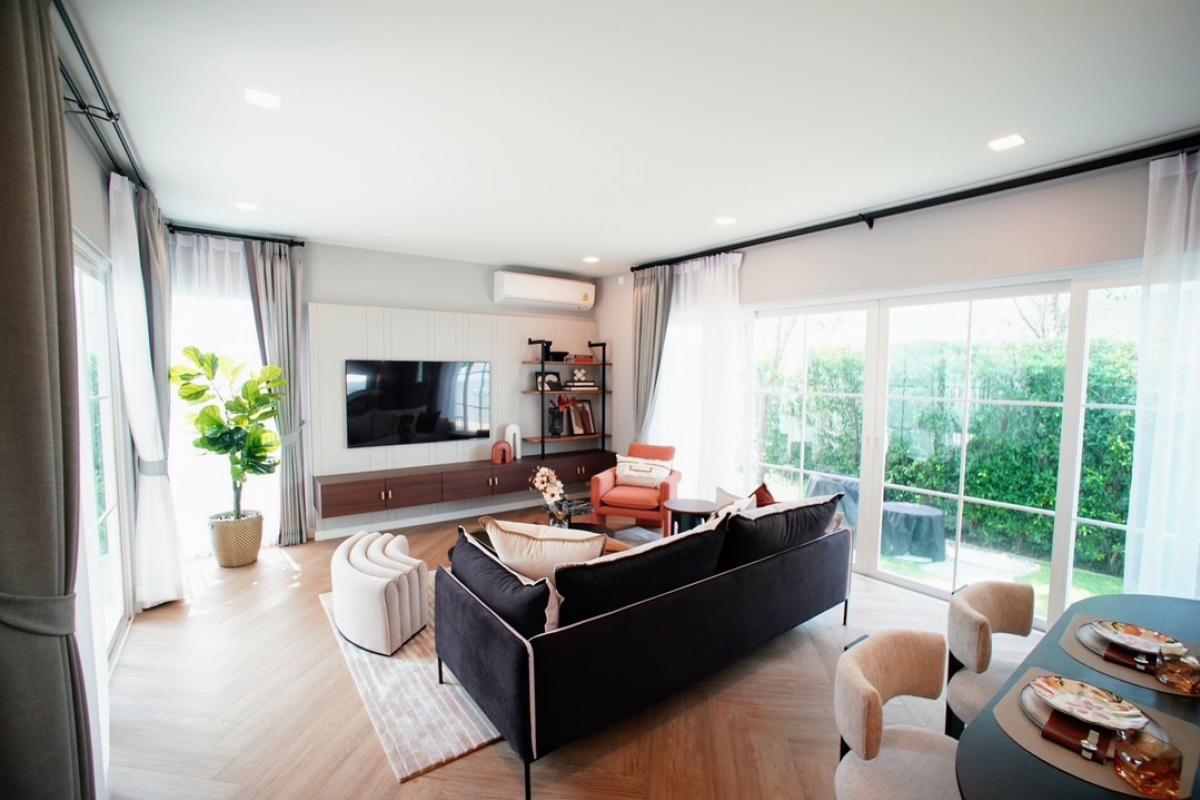 For RentHouseBangna, Bearing, Lasalle : 🌟For rent: Detached House, Chaiyapruek. This is a 2-storey house with 3 bedrooms and 4 bathrooms. Beautifully designed and decorated.💥Rental Fee: 85,000 THB/month