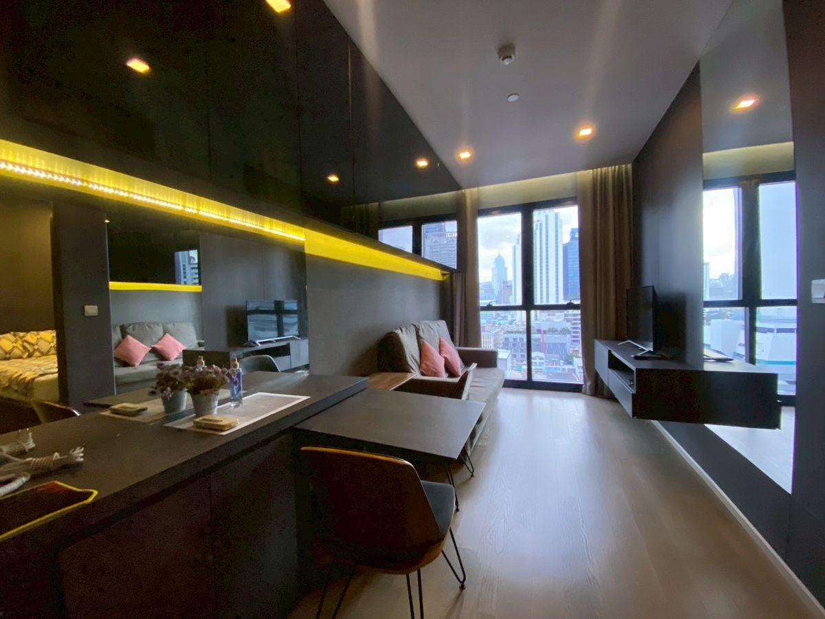 ให้เช่าคอนโดสุขุมวิท อโศก ทองหล่อ : แอชตัน อโศก ให้เช่า 1 ห้องนอน 32 Sq.m ใกล้ MRT Sukhumvit, BTS Asoke, ห้าง Terminal 21