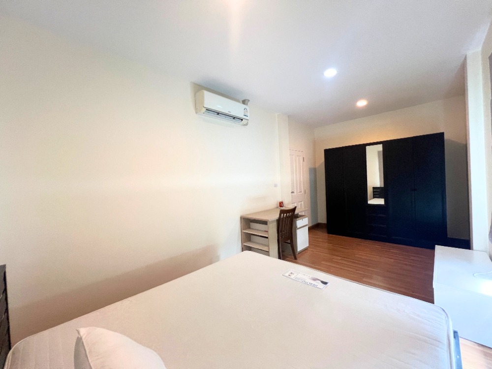 For SaleHousePattaya, Bangsaen, Chonburi : House for sale with tenant, Casa Legend Sriracha, Suan Suea, 59.7 sq m., newly renovated, corner unit