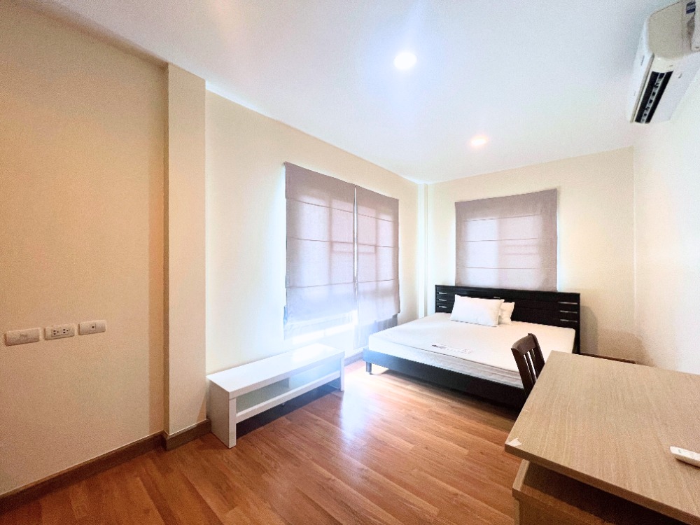 For SaleHousePattaya, Bangsaen, Chonburi : House for sale with tenant, Casa Legend Sriracha, Suan Suea, 59.7 sq m., newly renovated, corner unit