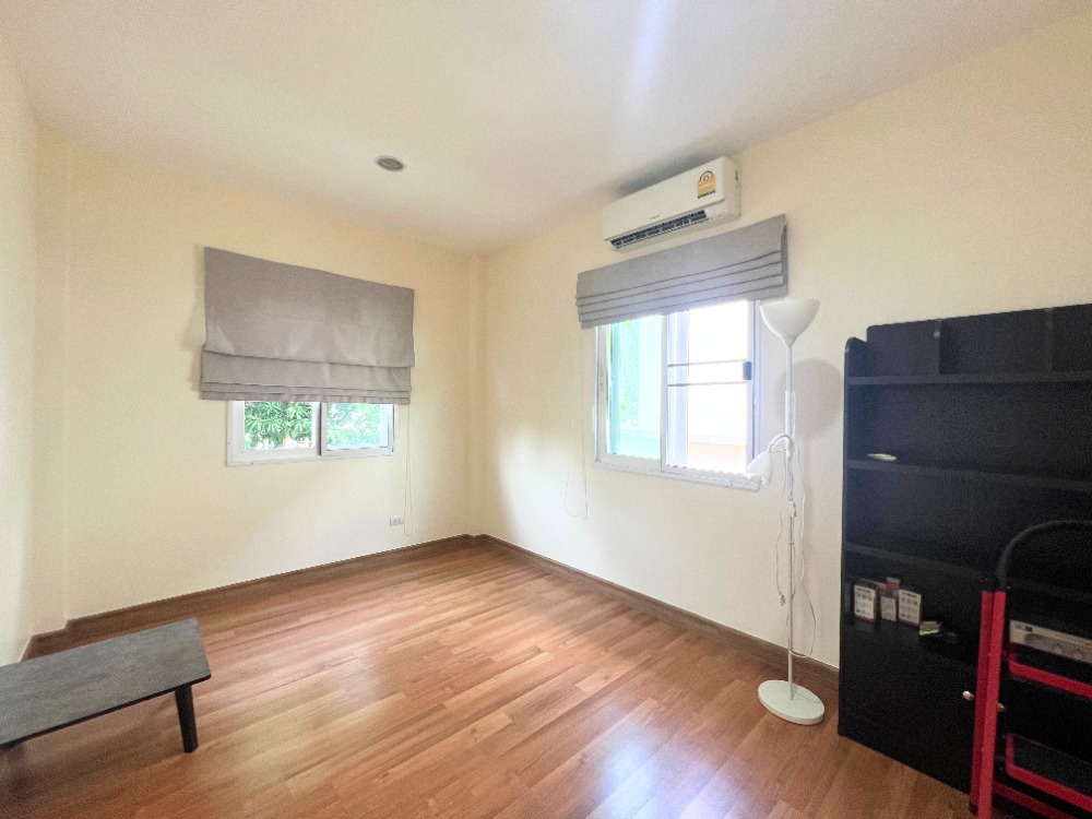 For SaleHousePattaya, Bangsaen, Chonburi : House for sale with tenant, Casa Legend Sriracha, Suan Suea, 59.7 sq m., newly renovated, corner unit
