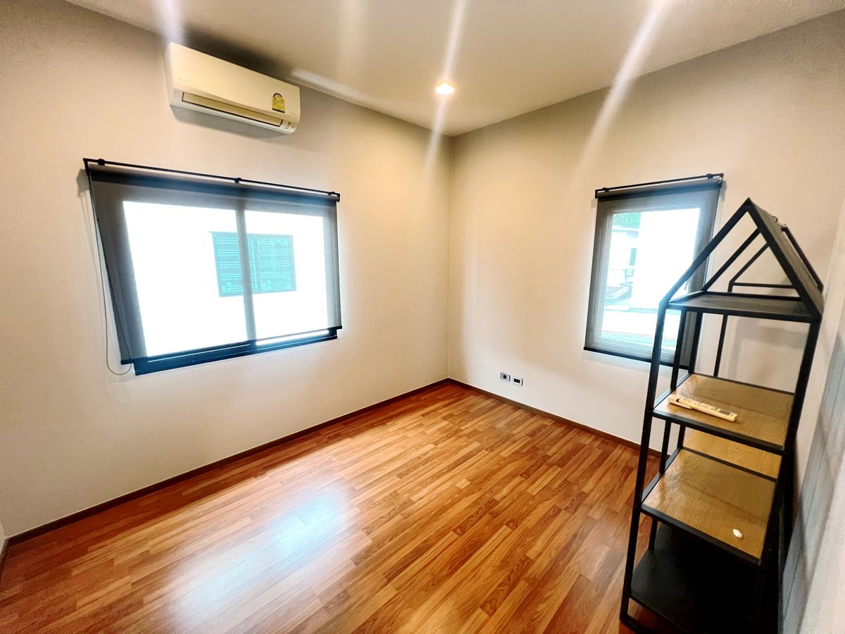 For RentHouseLadkrabang, Suwannaphum Airport : P-2488 For rent/Urgent! Pruksa WE/2 Onnut Praram9 beautiful house near Suvarnabhumi Airport.