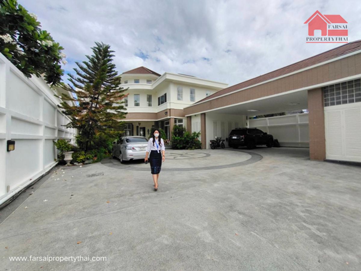 ให้เช่าทาวน์โฮมรัชดา ห้วยขวาง : ให้เช่าบ้านคฤหาสน์ 2 ชั้นเนื้อที่ 240ตร.ว พื้นที่ใช้สอย 750ตร.ม 6ห้องนอน 6ห้องน้ำ เฟอร์ครบ ถนนลาดพร้าว เขตจตุจักร ราคาเช่า 220,000 บ/ด 
