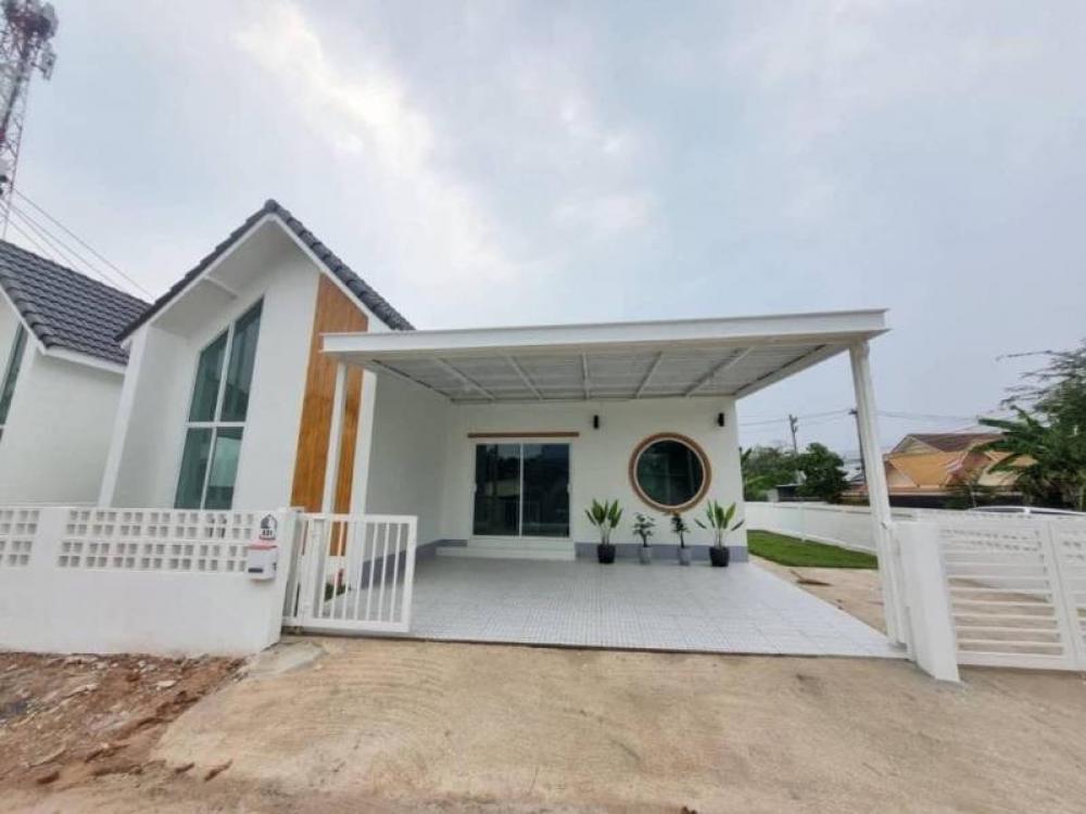 For SaleHouseKhon Kaen : ❤️❤️ ❤️ Ban Coke Fun Pong, Ban Ped Subdistrict 🏠 Price 2.59 million only. If interested, line tel 0859114585 ❤️🏡 Single house 📍 Area 51 sq m. - 3 bedrooms - 2 bathrooms - 1 hall - 1 kitchen - parking garage Can park 2 cars ✅📍Close to - Khon Kaen Universit