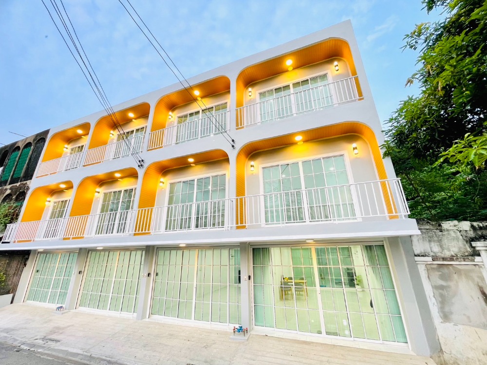 ขายทาวน์โฮมปิ่นเกล้า จรัญสนิทวงศ์ : ขายบ้านติด MRT บางยี่ขัน จรัญ46  พื้นที่ 13 ตารางวา 3 ชั้น  บางพลัด
