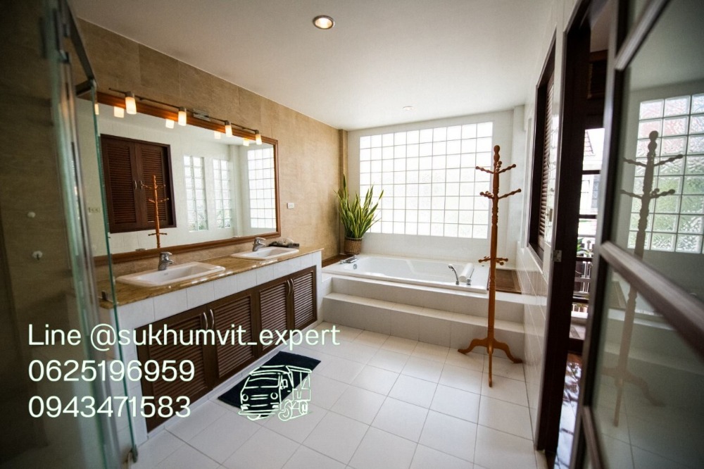 ขายบ้านสุขุมวิท อโศก ทองหล่อ : ขายบ้าน ทาวน์เฮาส์ พร้อมพงษ์ ทองหล่อ  สภาพดี 37 ตร.วา 4 ห้องนอน 5 ห้องน้ำ จอดรถได้ 2 คัน