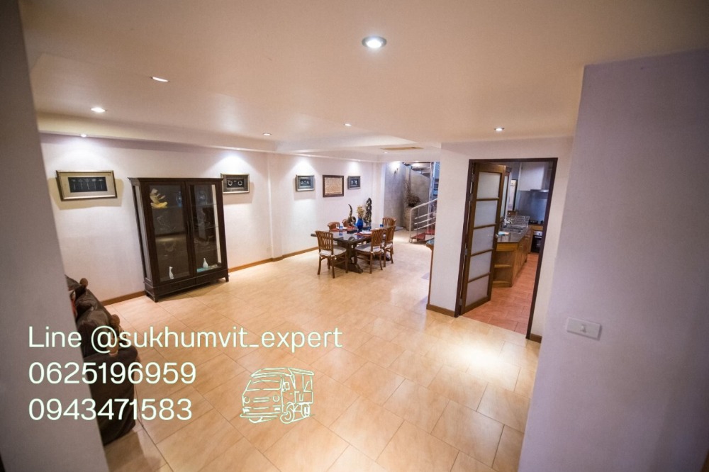 ขายบ้านสุขุมวิท อโศก ทองหล่อ : ขายบ้าน ทาวน์เฮาส์ พร้อมพงษ์ ทองหล่อ  สภาพดี 37 ตร.วา 4 ห้องนอน 5 ห้องน้ำ จอดรถได้ 2 คัน