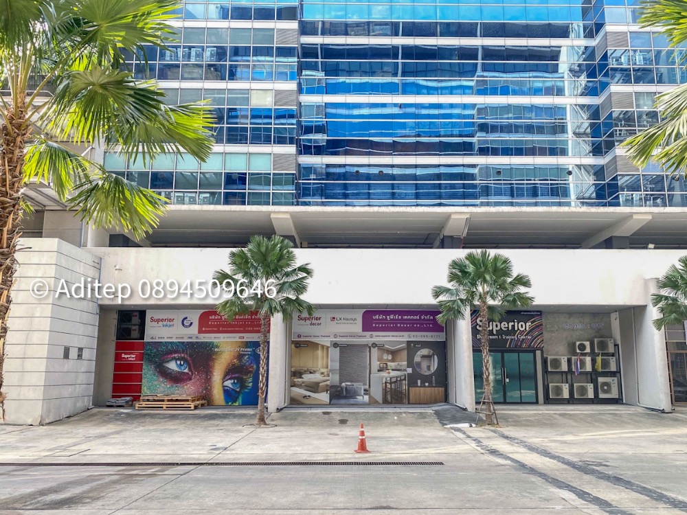 For SaleShowroomChaengwatana, Muangthong : For sale/rent, Narita Muang Thong Thani building area, size 715 sq m., ground floor area, office building. Suitable as an office, sales office, showroom, warehouse, near the Pink Line, near the expressway, near Chaengwattana Road.