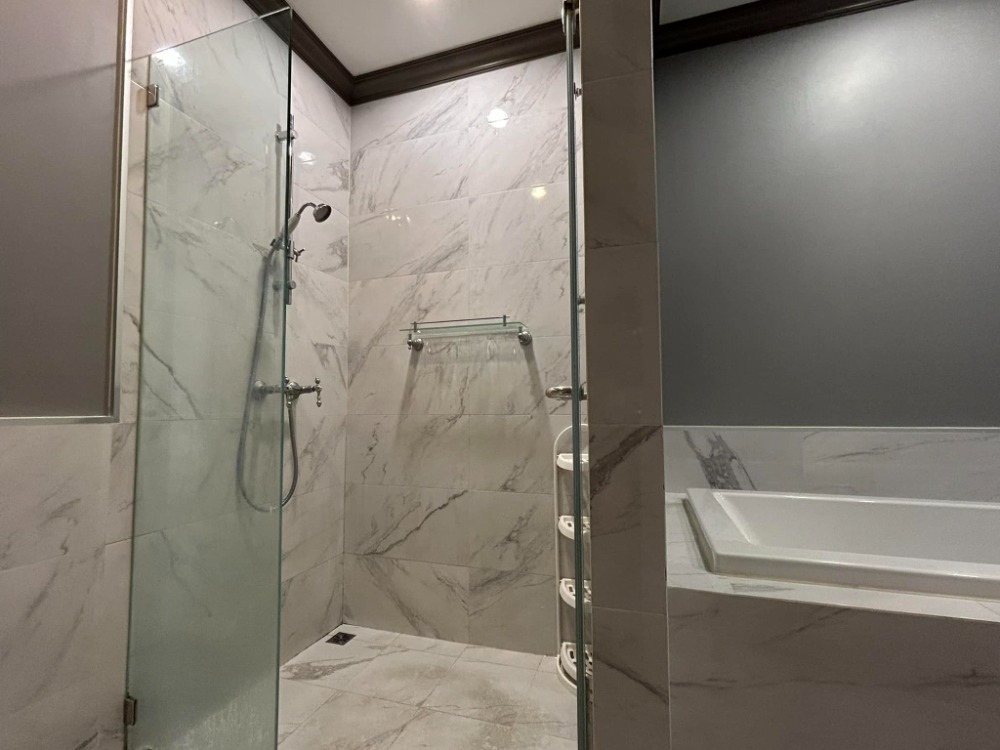 ให้เช่าคอนโดสยาม จุฬา สามย่าน : The Reserve Kasemsan 3【𝐒𝐄𝐋𝐋 & 𝐑𝐄𝐍𝐓】🔥ห้องสไตล์ Classic 2 ห้องนอน พื้นที่กว้าง มีอ่างอาบน้ำ! ใกล้BTSสนามกี่ฬา🔥  ติดต่อไลน์ไอดี: @hacondo