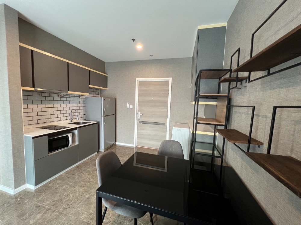 ให้เช่าคอนโดสาทร นราธิวาส : ให้เช่า✨The Key Sathorn - Charoenrat✨ เฟอร์นิเจอร์ เครื่องใช้ไฟฟ้าครบ เดินทางสะดวกใกล้ BTS สุรศักดิ์