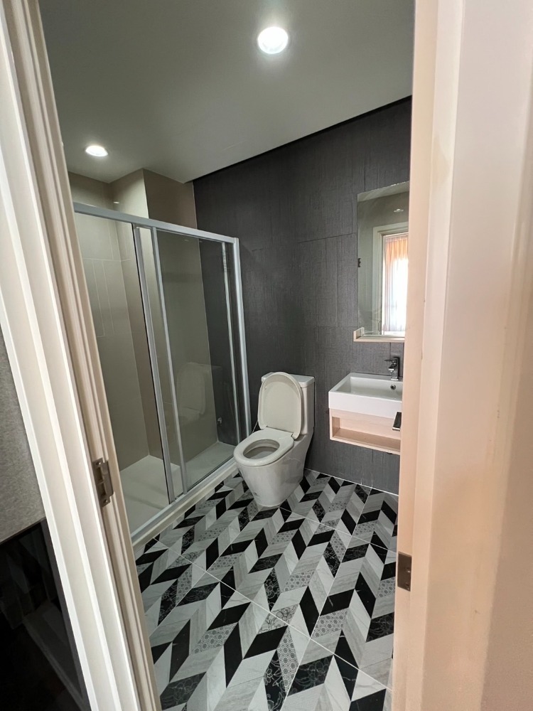 ให้เช่าคอนโดสาทร นราธิวาส : ให้เช่า✨The Key Sathorn - Charoenrat✨ เฟอร์นิเจอร์ เครื่องใช้ไฟฟ้าครบ เดินทางสะดวกใกล้ BTS สุรศักดิ์