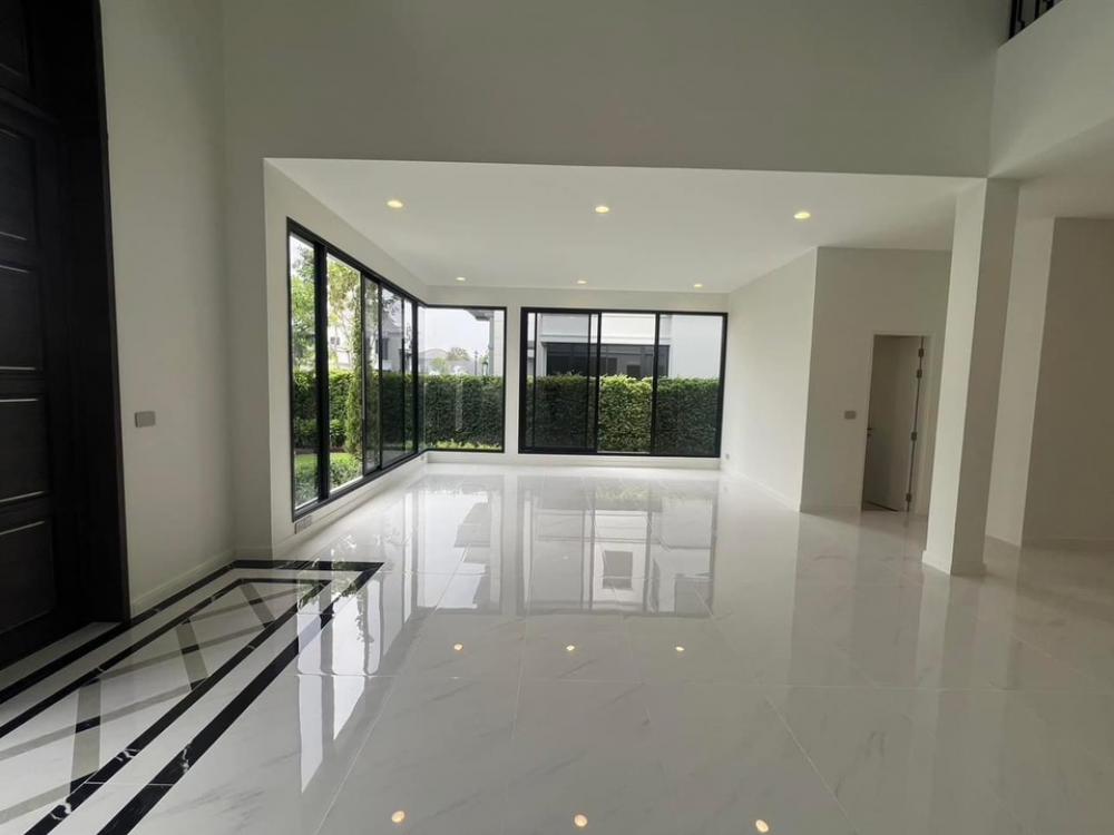 ให้เช่าบ้านเกษตรศาสตร์ รัชโยธิน : 📢👇Big house in good compound near Harrow International School,  KPIS, Niva, Central Eastville. With EV charger, parking space 3-6