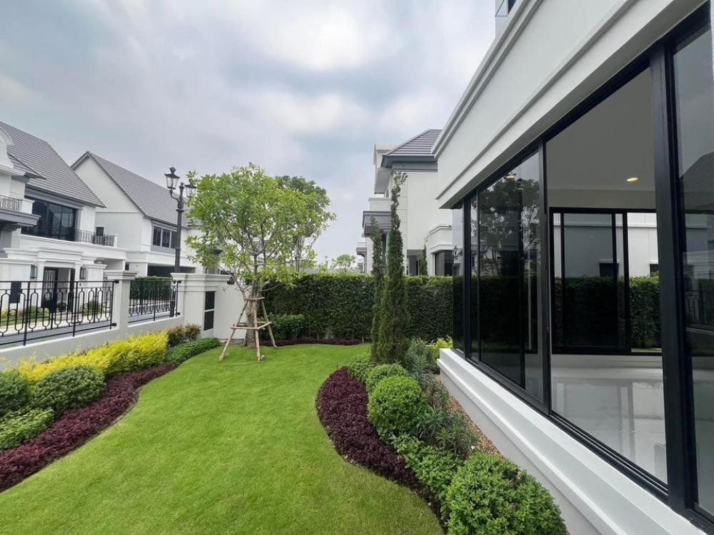 ให้เช่าบ้านเกษตรศาสตร์ รัชโยธิน : 📢👇Big house in good compound near Harrow International School,  KPIS, Niva, Central Eastville. With EV charger, parking space 3-6