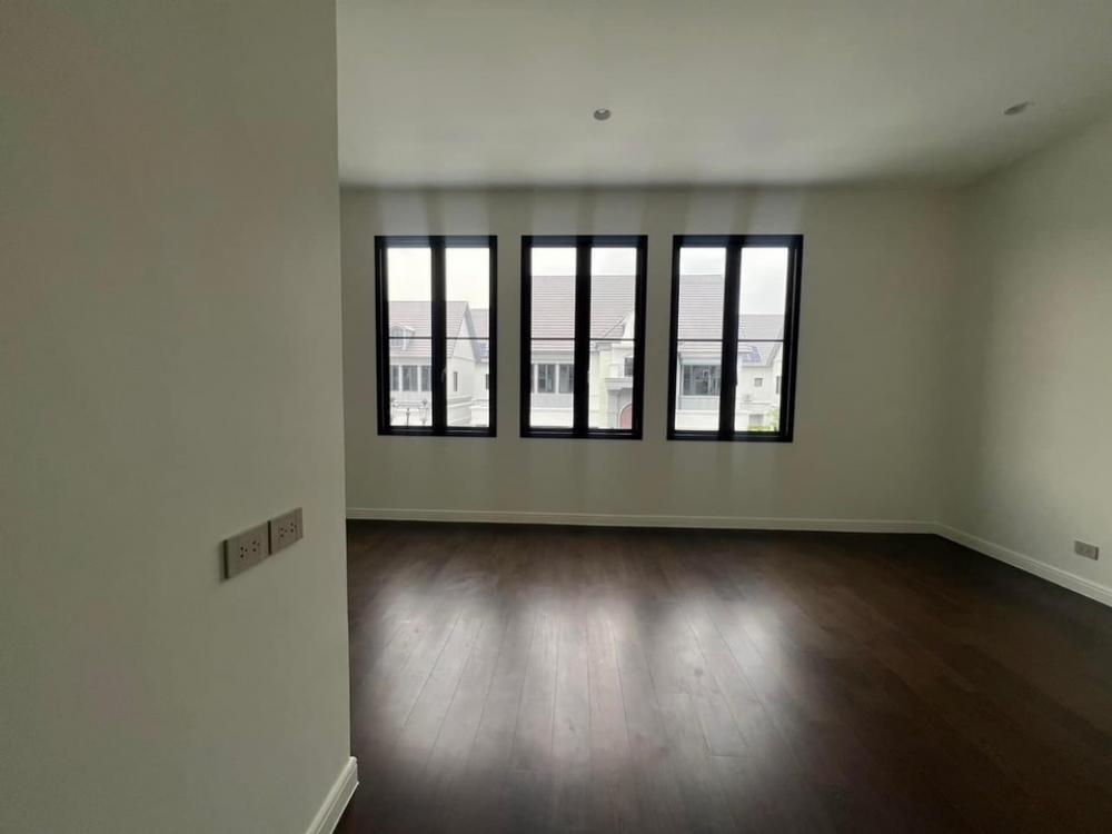 ให้เช่าบ้านเกษตรศาสตร์ รัชโยธิน : 📢👇Big house in good compound near Harrow International School,  KPIS, Niva, Central Eastville. With EV charger, parking space 3-6