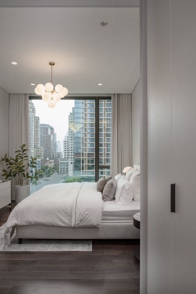 For SaleCondoWitthayu, Chidlom, Langsuan, Ploenchit : 𝐅𝐎𝐑 𝐒𝐀𝐋𝐄 🔥🔥 Selling 𝐒𝐢𝐧𝐝𝐡𝐨𝐫𝐧 𝐊𝐞𝐦𝐩𝐢𝐧𝐬𝐤𝐢 𝐑𝐞𝐬 𝐢𝐝𝐞𝐧𝐜𝐞𝐬 ; 𝟐 𝐁𝐞𝐝𝐫𝐨𝐨𝐦, 𝟐 Bath, Size 𝟏𝟔𝟎 sqm. , Price 𝟏𝟓𝟗 MB Contact Khun Nat 𝟎𝟗 𝟓𝟗𝟒𝟏𝟓𝟗𝟗𝟗