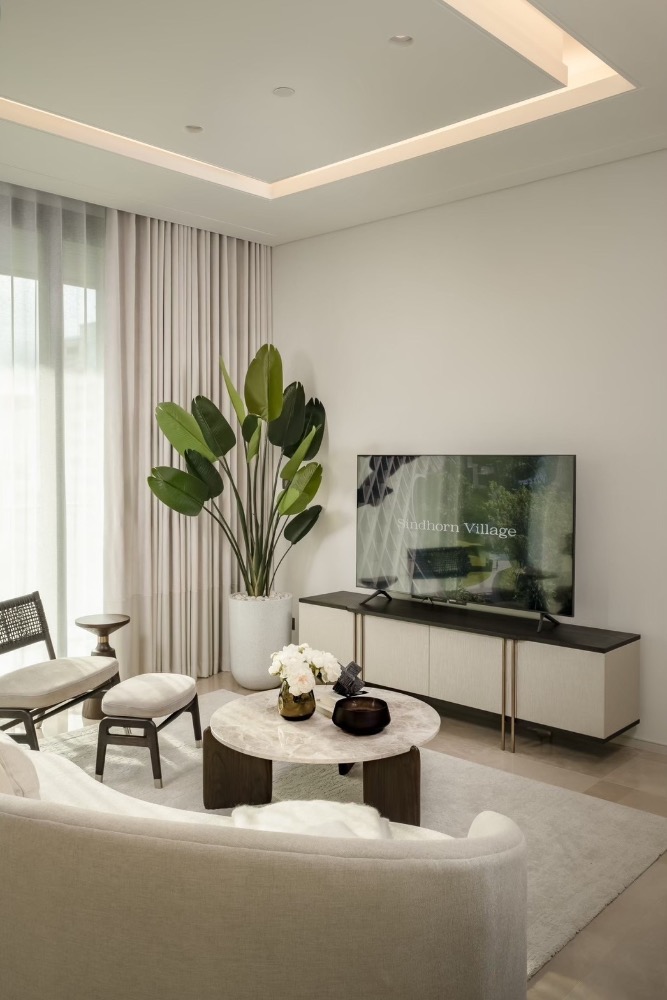 For SaleCondoWitthayu, Chidlom, Langsuan, Ploenchit : 𝐅𝐎𝐑 𝐒𝐀𝐋𝐄 🔥🔥 Selling 𝐒𝐢𝐧𝐝𝐡𝐨𝐫𝐧 𝐊𝐞𝐦𝐩𝐢𝐧𝐬𝐤𝐢 𝐑𝐞𝐬 𝐢𝐝𝐞𝐧𝐜𝐞𝐬 ; 𝟐 𝐁𝐞𝐝𝐫𝐨𝐨𝐦, 𝟐 Bath, Size 𝟏𝟔𝟎 sqm. , Price 𝟏𝟓𝟗 MB Contact Khun Nat 𝟎𝟗 𝟓𝟗𝟒𝟏𝟓𝟗𝟗𝟗