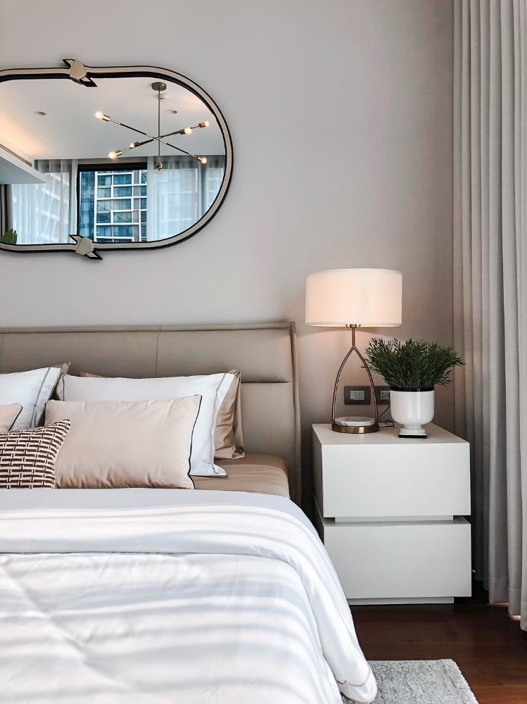 For SaleCondoWitthayu, Chidlom, Langsuan, Ploenchit : 𝐅𝐎𝐑 𝐒𝐀𝐋𝐄 🔥🔥 Selling 𝐒𝐢𝐧𝐝𝐡𝐨𝐫𝐧 𝐊𝐞𝐦𝐩𝐢𝐧𝐬𝐤𝐢 𝐑𝐞𝐬 𝐢𝐝𝐞𝐧𝐜𝐞𝐬 ; 𝟐 𝐁𝐞𝐝𝐫𝐨𝐨𝐦, 𝟐 Bath, Size 𝟏𝟔𝟎 sqm. , Price 𝟏𝟓𝟗 MB Contact Khun Nat 𝟎𝟗 𝟓𝟗𝟒𝟏𝟓𝟗𝟗𝟗