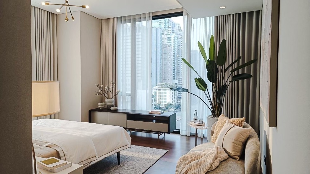 For SaleCondoWitthayu, Chidlom, Langsuan, Ploenchit : 𝐅𝐎𝐑 𝐒𝐀𝐋𝐄 🔥🔥 Selling 𝐒𝐢𝐧𝐝𝐡𝐨𝐫𝐧 𝐊𝐞𝐦𝐩𝐢𝐧𝐬𝐤𝐢 𝐑𝐞𝐬 𝐢𝐝𝐞𝐧𝐜𝐞𝐬 ; 𝟐 𝐁𝐞𝐝𝐫𝐨𝐨𝐦, 𝟐 Bath, Size 𝟏𝟔𝟎 sqm. , Price 𝟏𝟓𝟗 MB Contact Khun Nat 𝟎𝟗 𝟓𝟗𝟒𝟏𝟓𝟗𝟗𝟗