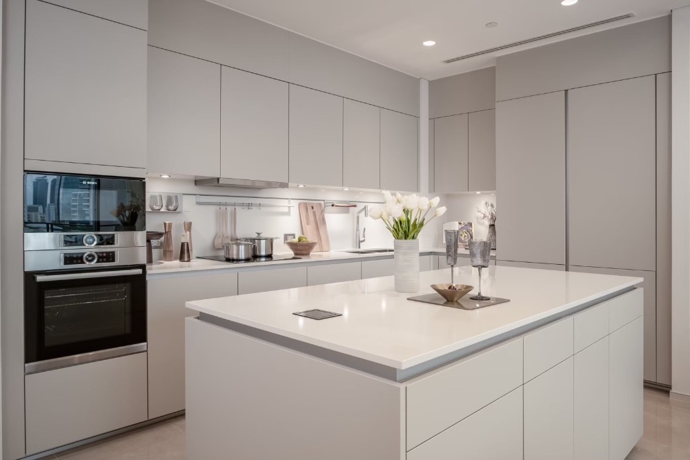 For SaleCondoWitthayu, Chidlom, Langsuan, Ploenchit : 𝐅𝐎𝐑 𝐒𝐀𝐋𝐄 🔥🔥 Selling 𝐒𝐢𝐧𝐝𝐡𝐨𝐫𝐧 𝐊𝐞𝐦𝐩𝐢𝐧𝐬𝐤𝐢 𝐑𝐞𝐬 𝐢𝐝𝐞𝐧𝐜𝐞𝐬 ; 𝟐 𝐁𝐞𝐝𝐫𝐨𝐨𝐦, 𝟐 Bath, Size 𝟏𝟔𝟎 sqm. , Price 𝟏𝟓𝟗 MB Contact Khun Nat 𝟎𝟗 𝟓𝟗𝟒𝟏𝟓𝟗𝟗𝟗