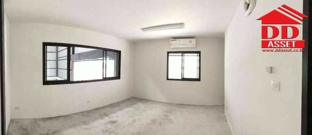 For RentWarehouseLadkrabang, Suwannaphum Airport : Warehouse and office for rent Lat Krabang 14/1, only 15 minutes onto the motorway. 6 km from Suvarnabhumi Airport, code F8005.