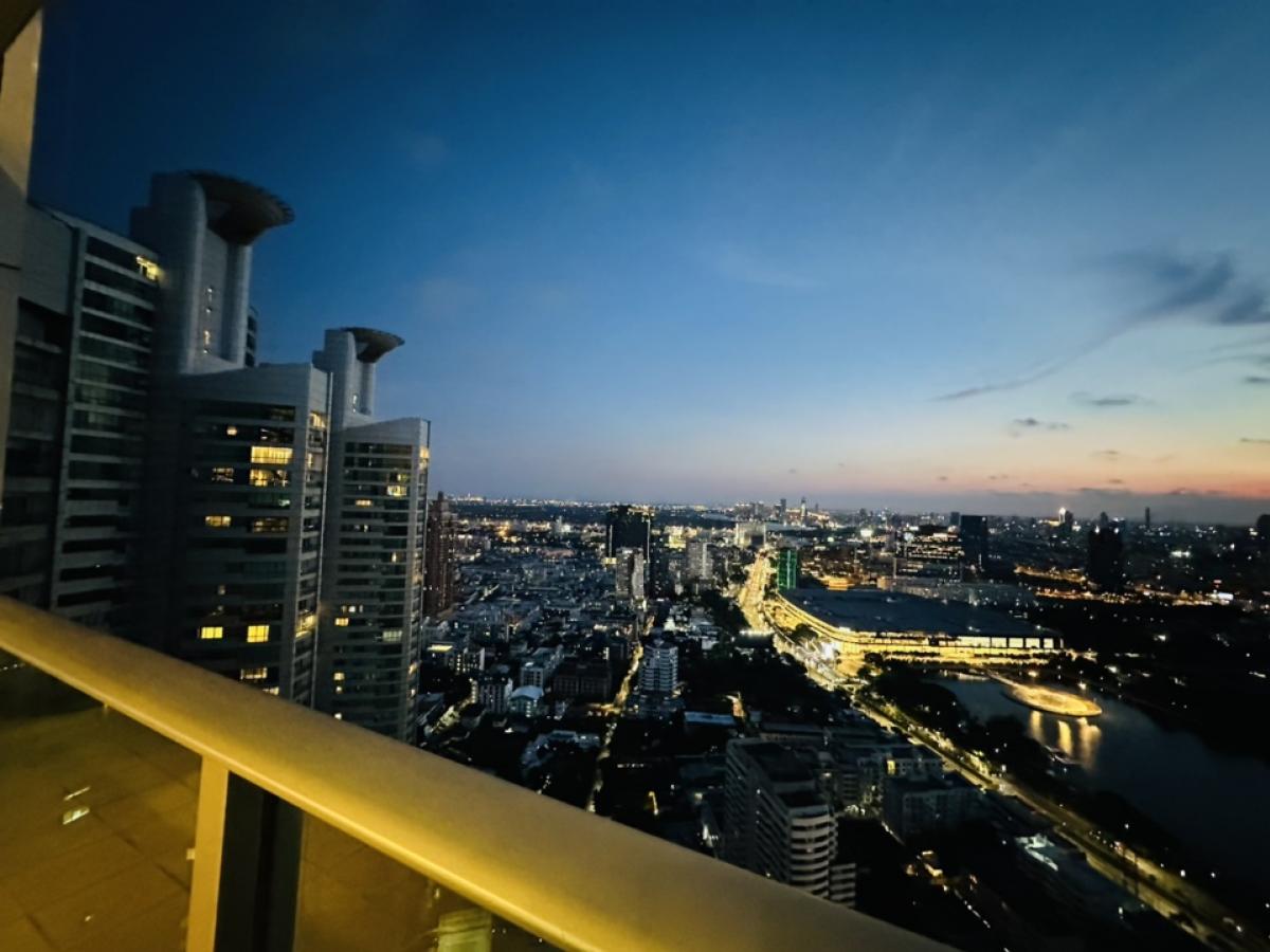 For RentCondoSukhumvit, Asoke, Thonglor : For rent, penthouse, Millennium, Sukhumvit Soi 20, Building D, Room 441, view of the Chao Phraya River and Benjasirikit Park, 44th and 45th floors, very beautiful view, rental price 240,000 per month (negotiable) (For rent/buy/sell) Contact 081-999-4482, 