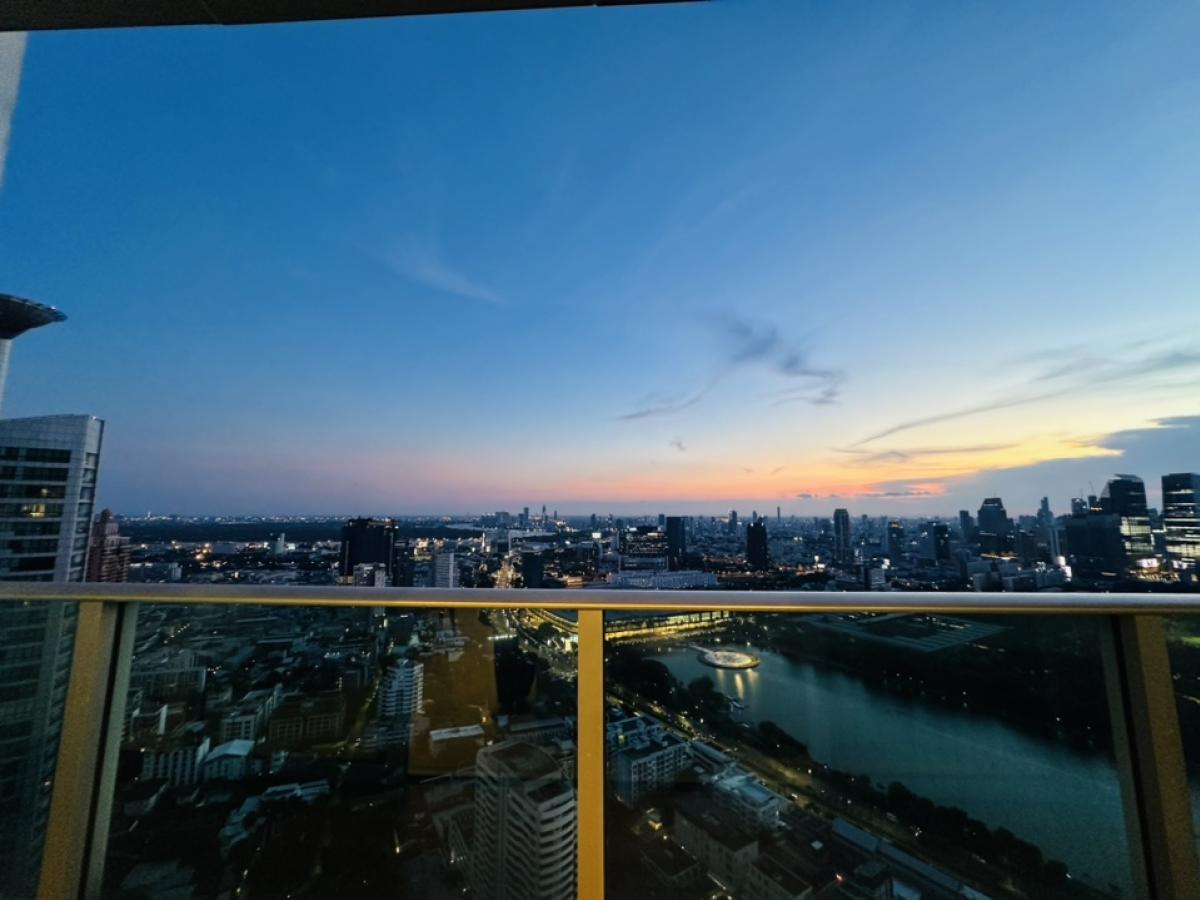 For RentCondoSukhumvit, Asoke, Thonglor : For rent, penthouse, Millennium, Sukhumvit Soi 20, Building D, Room 441, view of the Chao Phraya River and Benjasirikit Park, 44th and 45th floors, very beautiful view, rental price 240,000 per month (negotiable) (For rent/buy/sell) Contact 081-999-4482, 