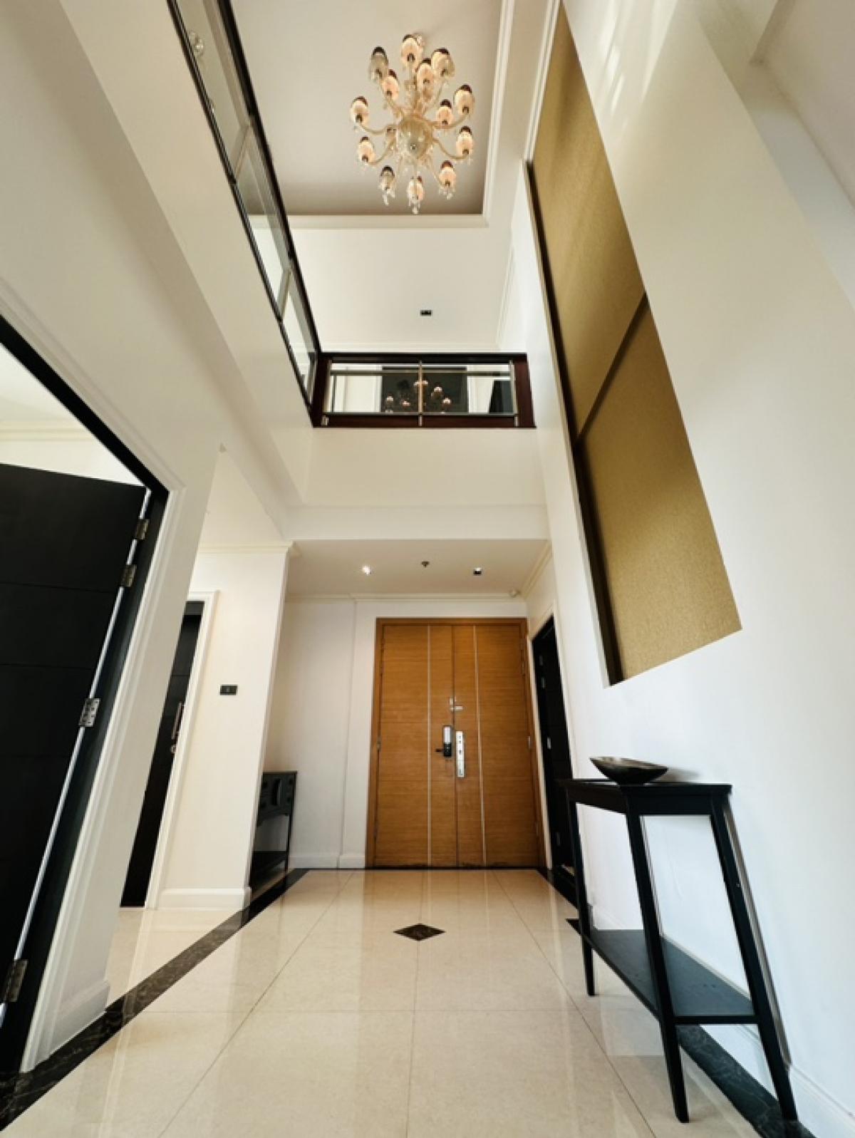 For RentCondoSukhumvit, Asoke, Thonglor : For rent, penthouse, Millennium, Sukhumvit Soi 20, Building D, Room 441, view of the Chao Phraya River and Benjasirikit Park, 44th and 45th floors, very beautiful view, rental price 240,000 per month (negotiable) (For rent/buy/sell) Contact 081-999-4482, 