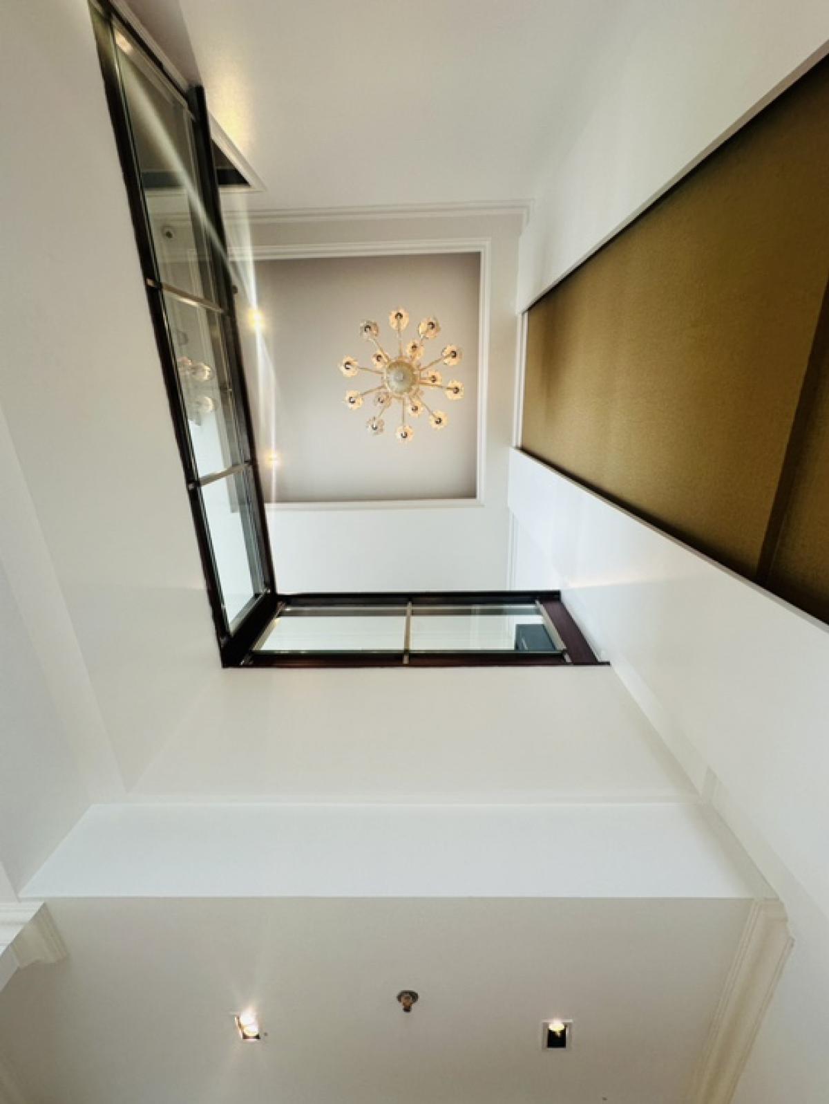 For RentCondoSukhumvit, Asoke, Thonglor : For rent, penthouse, Millennium, Sukhumvit Soi 20, Building D, Room 441, view of the Chao Phraya River and Benjasirikit Park, 44th and 45th floors, very beautiful view, rental price 240,000 per month (negotiable) (For rent/buy/sell) Contact 081-999-4482, 