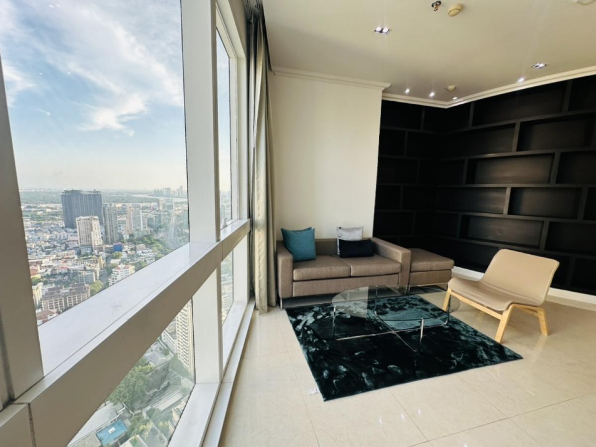 For RentCondoSukhumvit, Asoke, Thonglor : For rent, penthouse, Millennium, Sukhumvit Soi 20, Building D, Room 441, view of the Chao Phraya River and Benjasirikit Park, 44th and 45th floors, very beautiful view, rental price 240,000 per month (negotiable) (For rent/buy/sell) Contact 081-999-4482, 