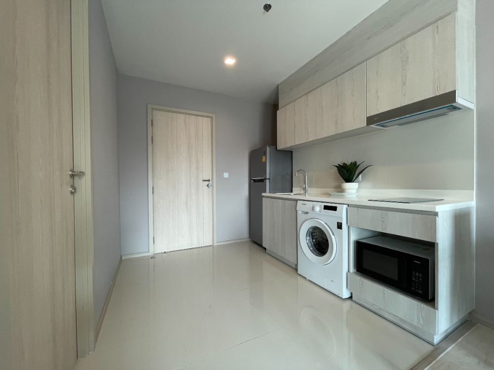 For RentCondoWitthayu, Chidlom, Langsuan, Ploenchit : Life one wireless condo 2 bedrooms for rent