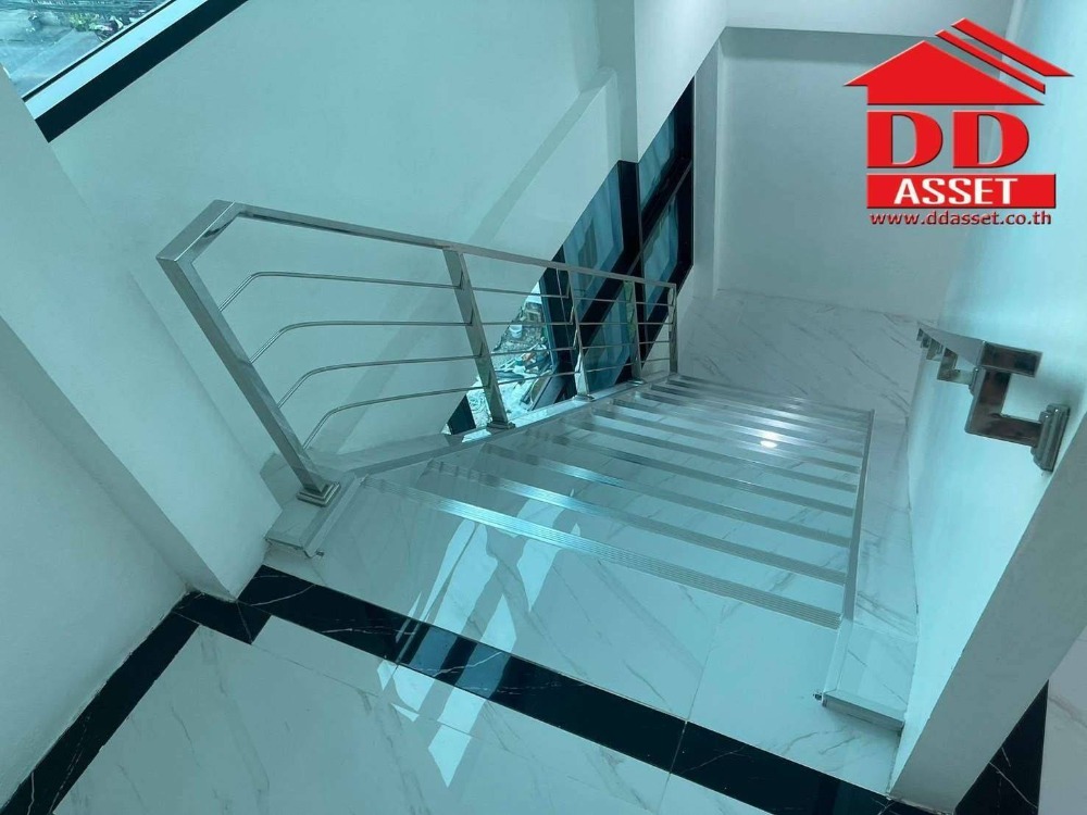 ให้เช่าอาคารพาณิชย์ลาดพร้าว เซ็นทรัลลาดพร้าว : ให้เช่า / ขาย ตึกอาคารพาณิชย์ 6 ชั้น  ซอยลาดพร้าว87   รหัสทรัพย์ : B8017