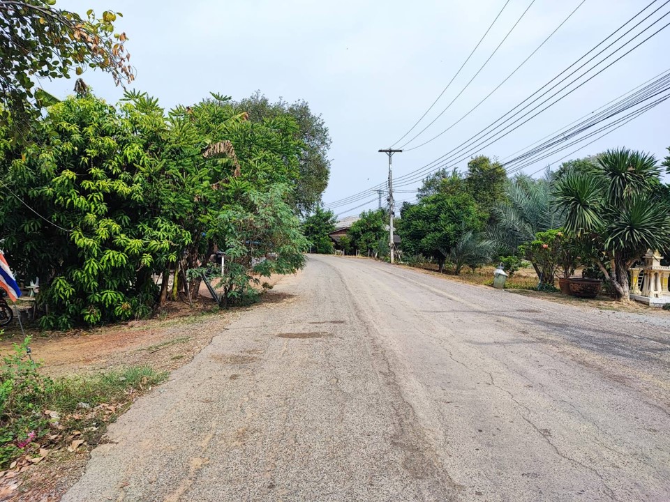 ขายที่ดินกาญจนบุรี : ที่ดินใกล้แม่น้ำ ราคาถูก วิวธรรมชาติ 100 ตร.วา ทำบ้านสวน/รีสอร์ทได้ 