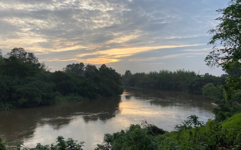 ขายที่ดินกาญจนบุรี : ขายที่ดิน 100 ตรว ติดถนนสาธารณะ วิวแม่น้ำแควน้อย ใกล้ รพ.สต.บ้านท่าโปง ใกล้วัด ใกล้ รร เงียบสงบ แหล่งชุมชน วางเงิน 250,000 บาท เข้าใช้ประโยชน์ที่ดินได้เลย (ขายเงินสด/เงินผ่อน)