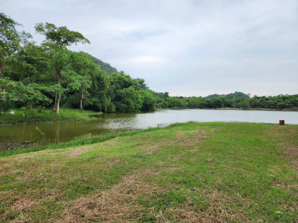 ขายที่ดินราชบุรี : ขาย ที่ดิน ราชบุรี วิวเขา มีบึงน้ำใหญ่ เป็นส่วนตัว มีทางเข้าหลัก 2 ทาง จากถนนเพชรเกษม เพียง 3 นาทีขนาด 27 ไร่ 2 งาน 35 ตร.ว