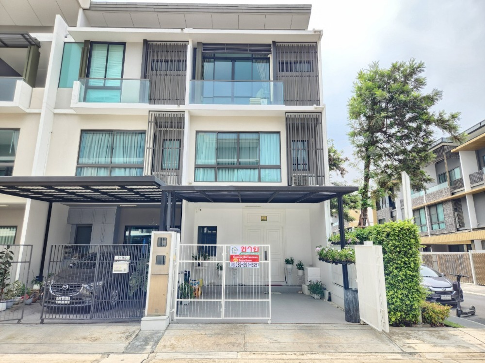 For SaleTownhomeKaset Nawamin,Ladplakao : Luxury townhome The Landmark Ekkamai-Ramindra.