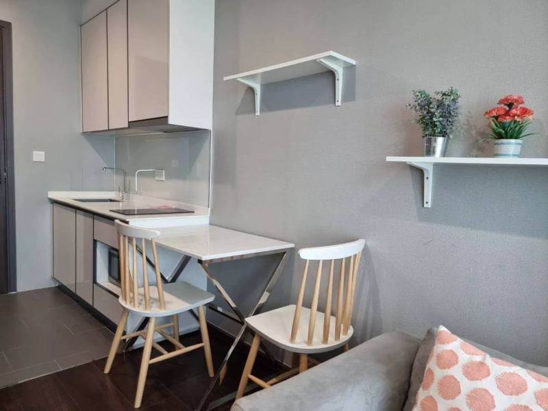 ให้เช่าคอนโดสุขุมวิท อโศก ทองหล่อ : Pw0225  โครงการ C ekkamai  🔥เช่าเพียง 16,000 บาท/เดือน🌺พื้นที่ขนาด 30 ตร.ม. ชั้น30 🌺1 ห้องนอน 1 ห้องน้ำ