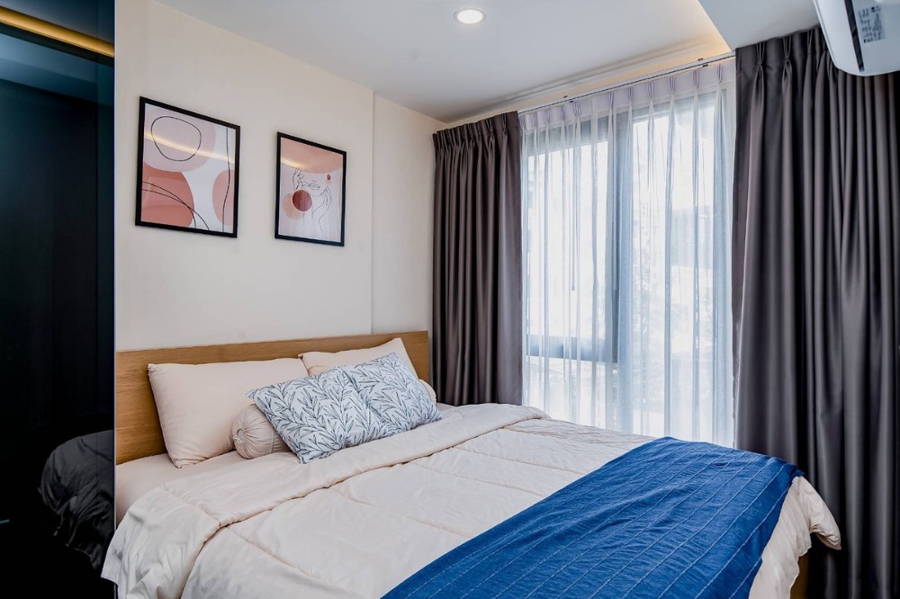 For RentCondoOnnut, Udomsuk : 🔥 Renting IKON 77, corner room, size 30 sqm. 1 bedroom, 1 bathroom, 13,000 baht. There is a shuttle bus to bts. Complete facilities Beautiful room, complete furniture Ready