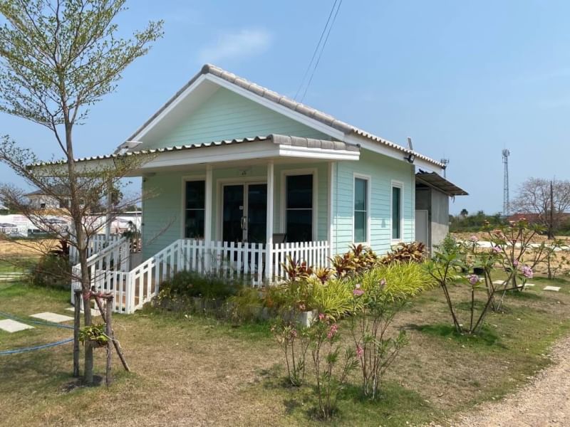 ขายที่ดินชะอำ เพชรบุรี : ขายที่ดิน 18 ไร่ 52 ตารางวา ติดทางหลวงแผ่นดินสายเพชรบุรี-บ้านแหลมฝั่งตะวันออก เป็นที่ดินถมเรียบร้อยแล้ว อำเภอเมืองเพชรบุรี ตำบลหนองโสน จังหวัดเพชรบุรี