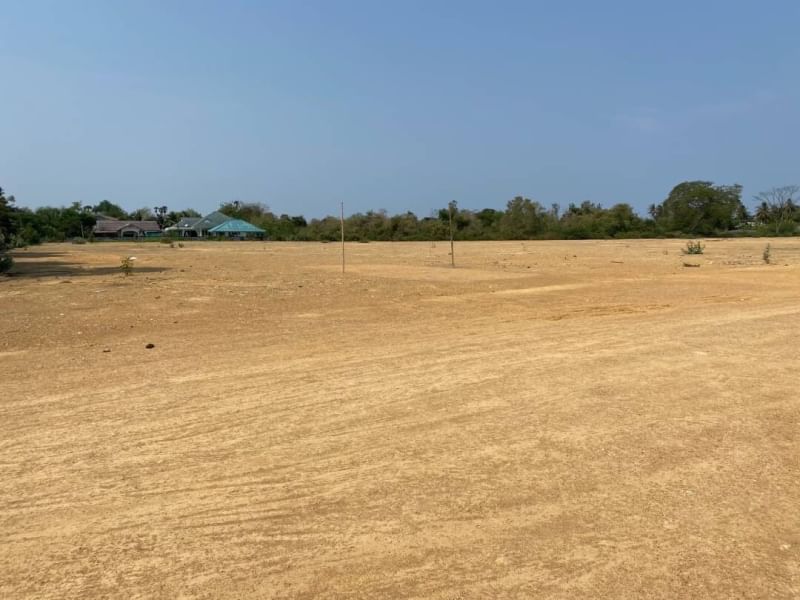For SaleLandCha-am Phetchaburi : Land for sale ready to build a housing development, 18 rai 52 square wah, next to the national highway Phetchaburi - Ban Laem, east side. It is already filled in land. Mueang Phetchaburi District, Nong Sano Subdistrict, Phetchaburi Province