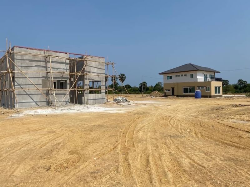 ขายที่ดินชะอำ เพชรบุรี : ขายที่ดิน 18 ไร่ 52 ตารางวา ติดทางหลวงแผ่นดินสายเพชรบุรี-บ้านแหลมฝั่งตะวันออก เป็นที่ดินถมเรียบร้อยแล้ว อำเภอเมืองเพชรบุรี ตำบลหนองโสน จังหวัดเพชรบุรี