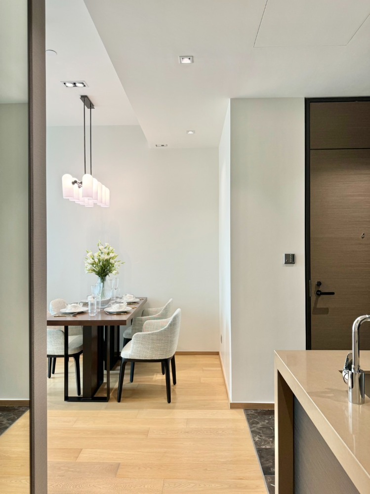 For RentCondoWitthayu, Chidlom, Langsuan, Ploenchit : For rent, 2 large bedrooms, garden view.