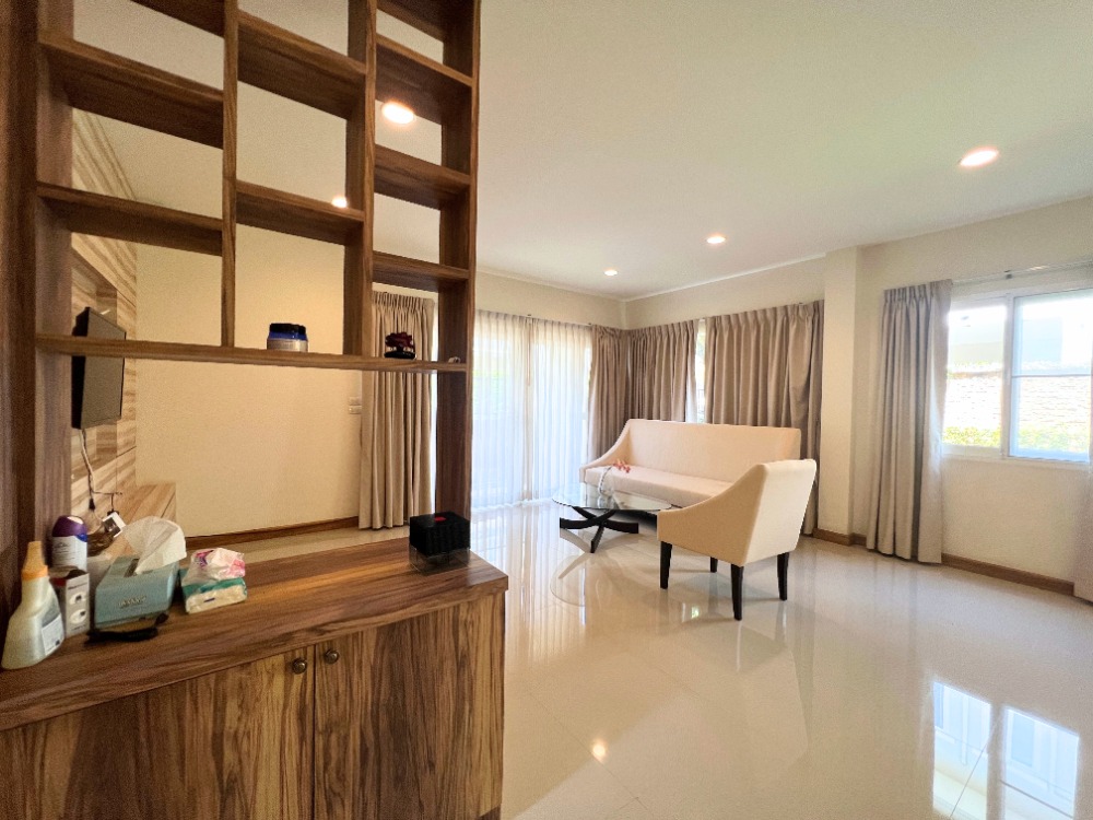 For SaleHousePattaya, Bangsaen, Chonburi : Single house for sale, Casa Legend Sriracha, Suan Suea, 60.1 sq m., 3 bedrooms, 3 bathrooms, beautifully decorated, ready to move in.
