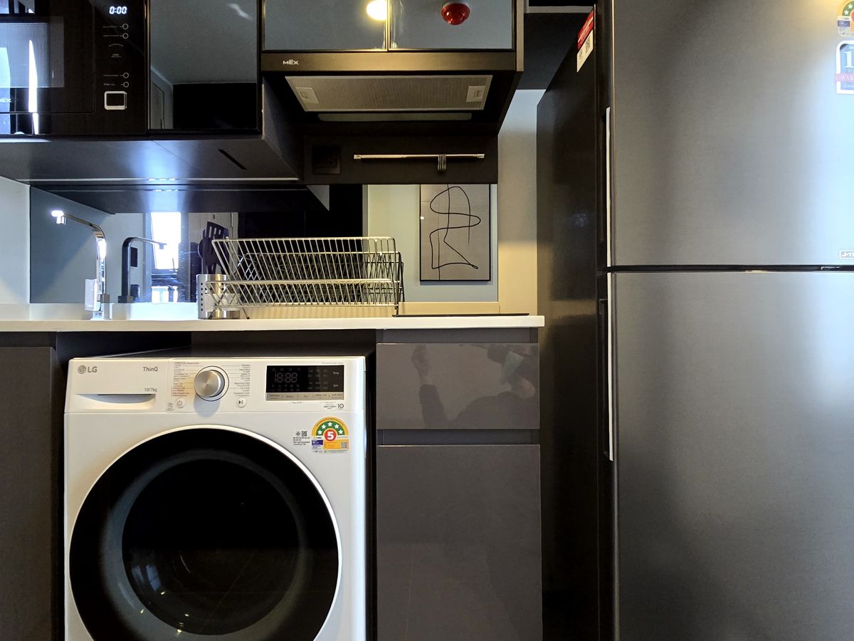 ให้เช่าคอนโดสยาม จุฬา สามย่าน : Park Origin Chula - Samyan 【𝐑𝐄𝐍𝐓】🔥 ห้องใหญ่ 2 ห้องนอน ตกแต่งสวยหรู วิวใจกลางเมือง เดินทางสะดวก ใกล้ MRT สามย่าน 🔥ติดต่อไลน์ไอดี: @hacondo