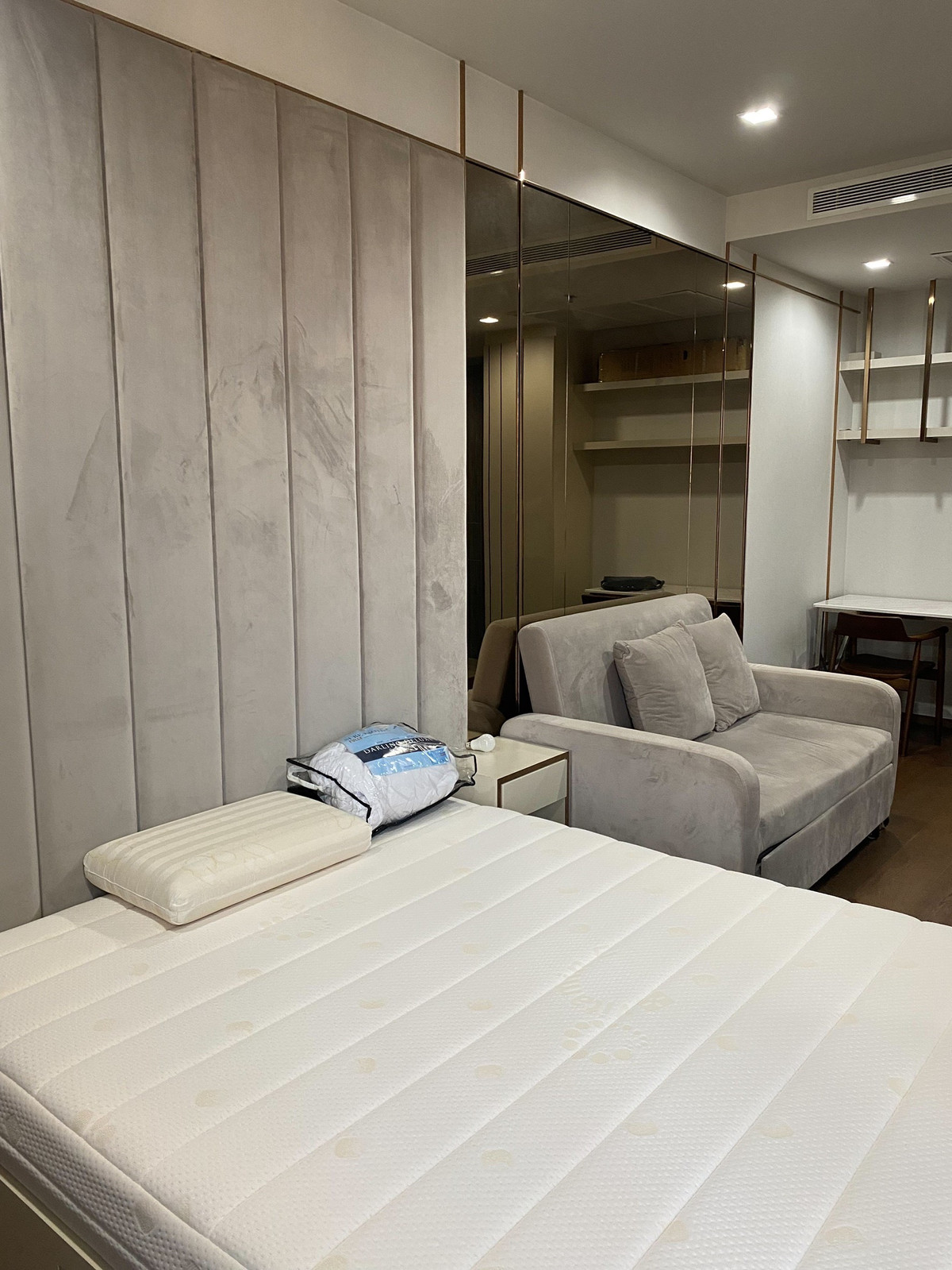 ให้เช่าคอนโดอารีย์ อนุสาวรีย์ : ให้ เช่า Ideo q victory ห้อง Studio พร้อมเข้าอยู่ ราคาพิเศษ