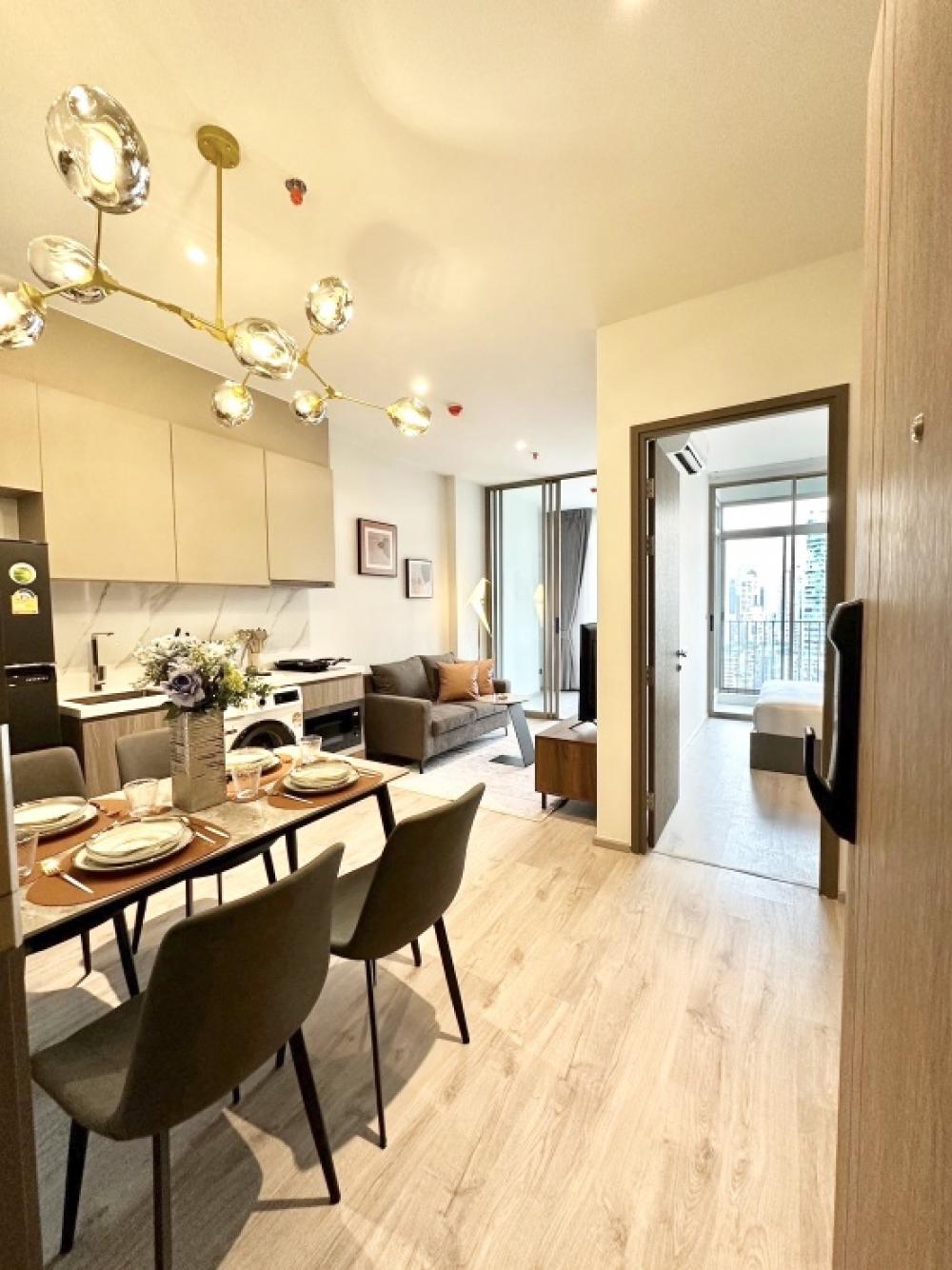 ให้เช่าคอนโดสุขุมวิท อโศก ทองหล่อ : For rent Rhythm Ekkamai estate new room with beautiful decoration 🥰