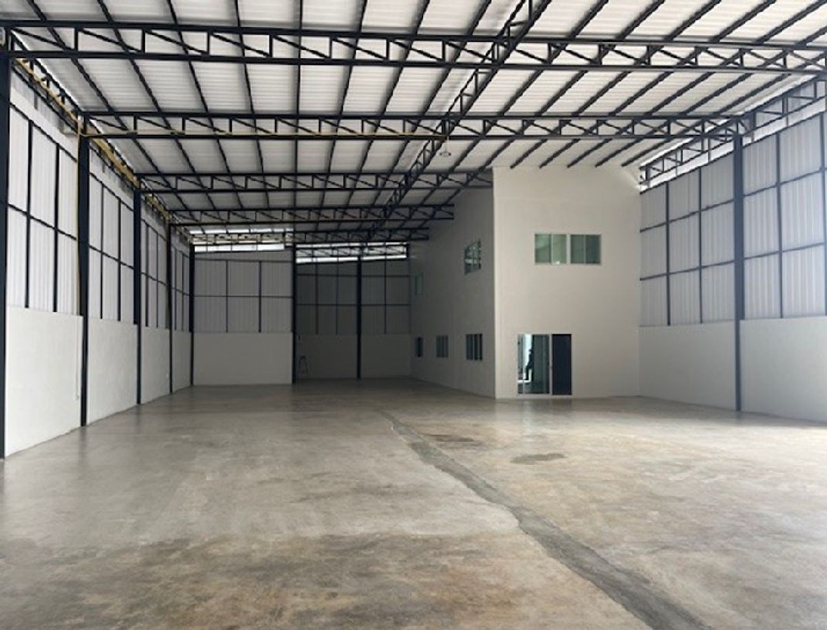 ให้เช่าโกดังบางนา แบริ่ง ลาซาล : For Rent ให้เช่าโกดังพร้อมสำนักงาน สร้างใหม่ พื้นที่ 1140 ตารางเมตร ถนนบางนา ตราด-กม.5 เข้าซอยไม่ลึก ทำเลดีมาก เข้าออกได้หลายทาง รถใหญ่ , รถเทรลเลอร์ 40 ฟุต เข้าออกสะดวก