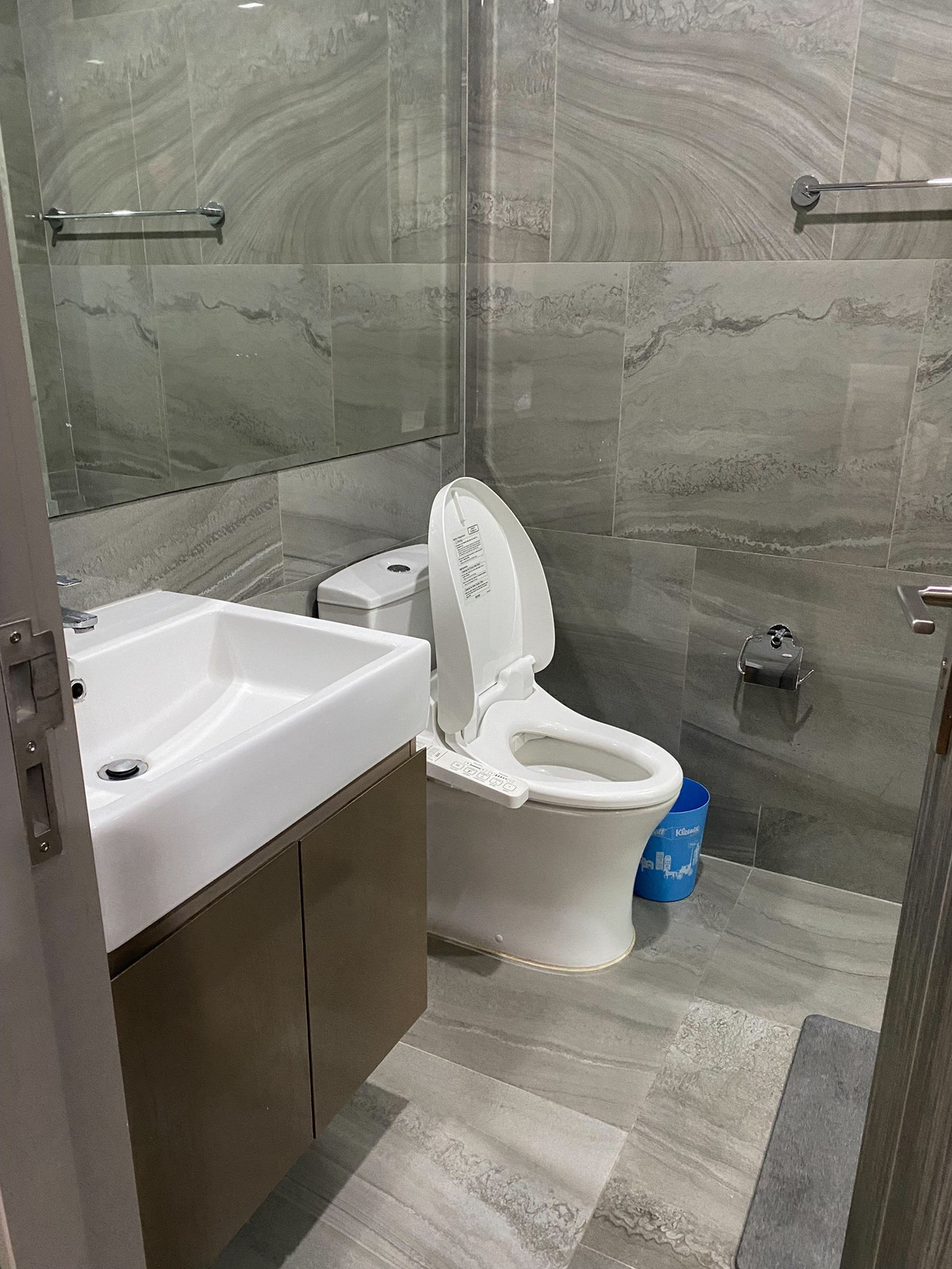 ให้เช่าคอนโดอารีย์ อนุสาวรีย์ : ให้ เช่า Ideo q victory ห้อง Studio พร้อมเข้าอยู่ ราคาพิเศษ